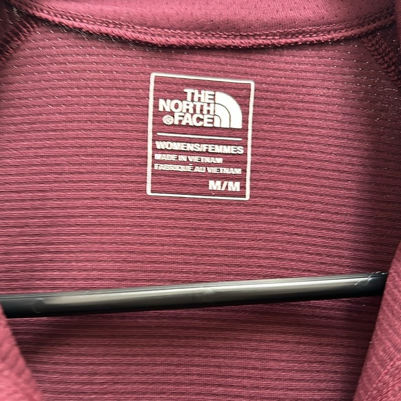 North Face burgundy 3/4 zip base layer - Picture 2 of 3